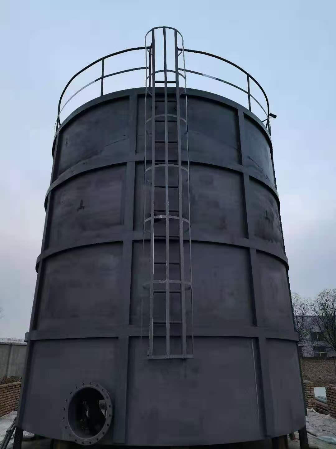 高效中溫厭氧反應(yīng)器施工現(xiàn)場(chǎng)